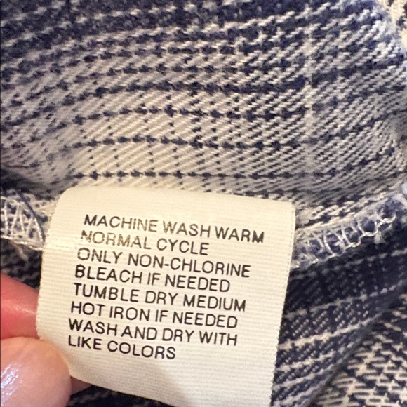 Levi’s Button Down Shirt (Large) - Picture 6 of 7